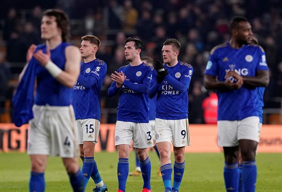 Fotbalisté Leicesteru City dkují za podporu fanoukm.