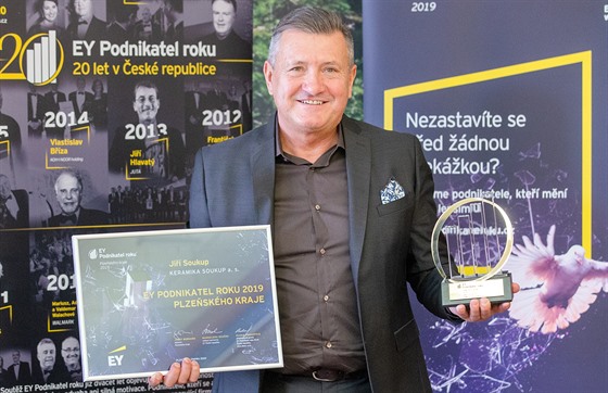 Jiří Soukup ze společnosti Keramika Soukup získal ocenění EY Podnikatel roku...