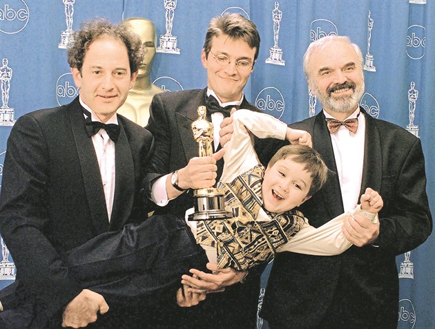 Každý se s jeho tvorbou setkal. Jak za svých 90 let ovlivnil Svěrák českou kulturu