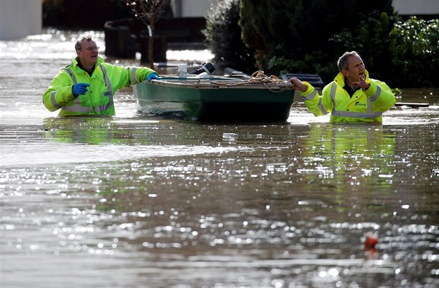 Připravte si zásoby, vyzývá Británie. Země se chystá na El Niño a krizové situace