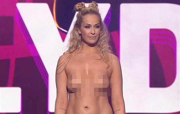 Všichni jste krásní, říká modelka. Předávání cen moderovala zcela nahá