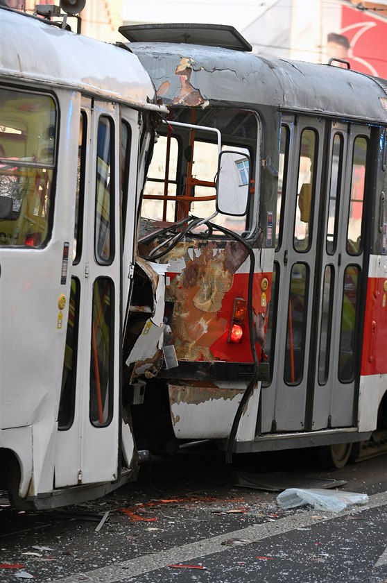 V brnnské Kíové  ulici se 17. února 2020 srazily dv tramvaje, nehoda je se...