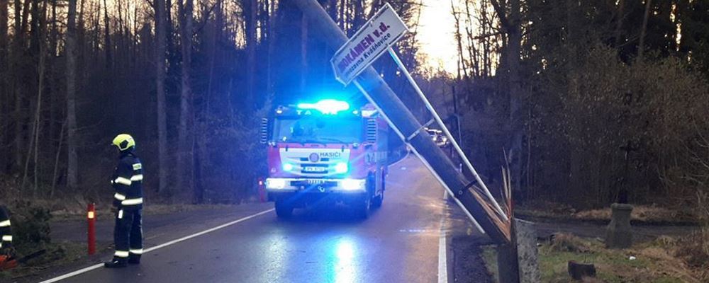 Hasiči v Plzeňském kraji vyjížděli v souvislosti se silným větrem ke 124...