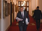 Premiér Andrej Babiš (ANO) přichází na schůzi vlády, na které schválila vyslání...