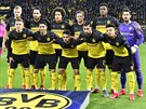 Úvodní jedenáctka Borussie Dortmund se fotografuje ped duelem proti PSG v...