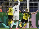 Dortmundský forvard Erling Haaland stílí branku v utkání proti PSG v...