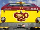 Dvousystémová elektrická lokomotiva EffiLiner 3000 v barvách HC Dukla Jihlava...
