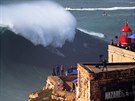 Obí vlna v portugalském Nazaré. V listopadu 2017 se brazilský surfa Rodrigo...