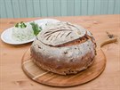 Řemeslný chléb z bílé mouky lze podle soutěžící Aničky z televizní soutěže Peče...