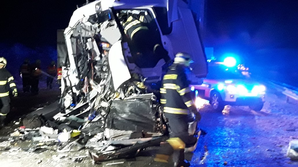 D1 u Humpolce blokovala nehoda, kolona na Brno měla 15 kilometrů