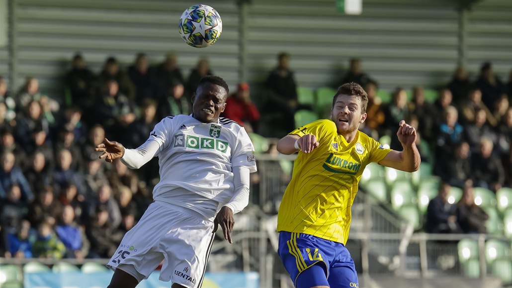 Abdulrahman Taiwo (vlevo)