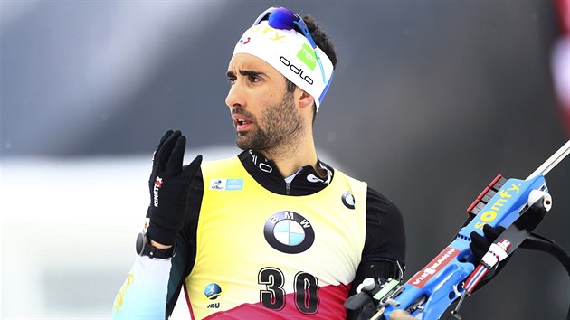 Francouzsk biatlonista Martin Fourcade na stelnici bhem vytrvalostnho zvodu na MS v Anterselv.