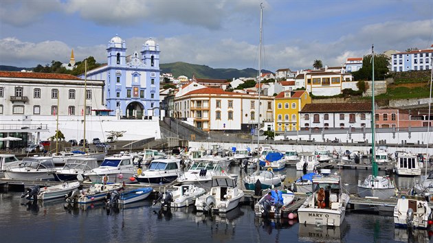 Hlavn msto ostrova Terceira, Angra do Herosmo, bylokdysi vznamnou kiovatkou nmonch cest.