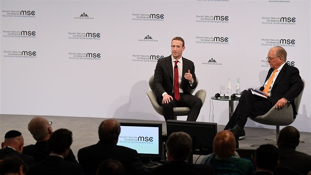 Zakladatel a vkonn editel spolenosti Facebook Mark Zuckerberg na Mnichovsk bezpenostn konferenci v Nmecku (15. nora 2020)