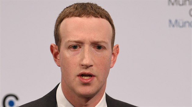 Zakladatel a vkonn editel spolenosti Facebook Mark Zuckerberg na Mnichovsk bezpenostn konferenci v Nmecku. (15. nora 2020)