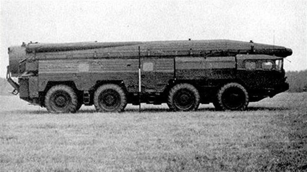 Právě takovými balistickými raketami SS-12 byla vyzbrojena sovětská raketová jednotka působící na Libavé.