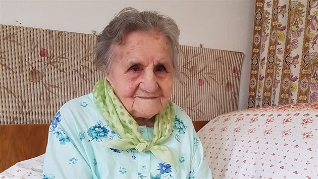 Marie Holíková z Blížkovic na Znojemsku byla ve 108 letech nejstarší občankou Česka.