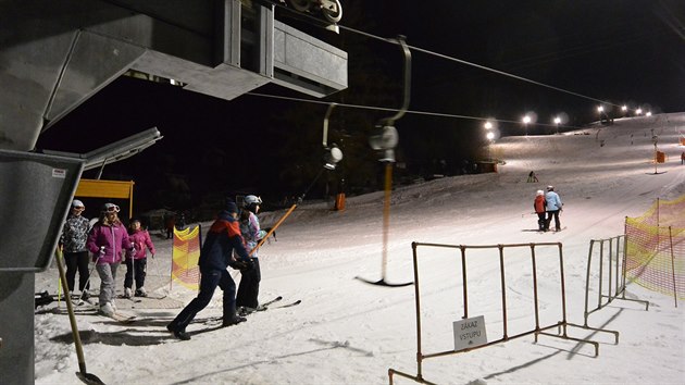 Zatím nejhorší lyžařskou sezonu hlásí příměstský areál Peklák v České Třebové, kde letos lyžovali pouze šest dní. Snímek z 30. ledna.