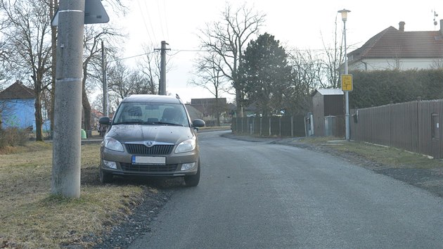Obytná zóna v Lačnově do konce února zmizí. Ulice totiž nevyhovují předepsaným podmínkám. Chybí hlavně dostatek vyznačených parkovacích míst.