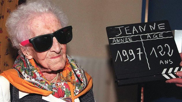 Jeanne Calmentov ve vku 122 let. (17. nora 1997)