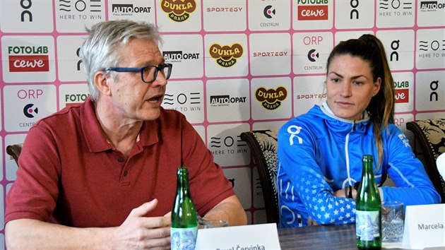 Trenér Pavel Červinka se svou svěřenkyní Marcelou Joglovou.