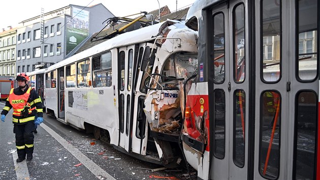 V brněnské Křížové  ulici se 17. února 2020 srazily dvě tramvaje, nehoda je se zraněním. Městská hromadná doprava je v místě přerušená, omezení se dotklo šesti linek.
