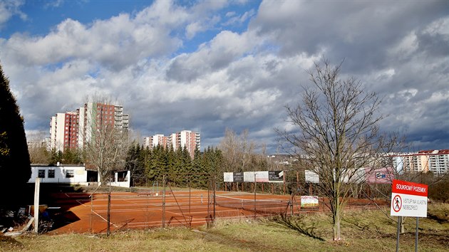 Areál tenisových kurtů na brněnských Vinohradech, kde se plánuje budoucí výstavby rekreačního centra. Proti němu se bouří někteří politici i místní.