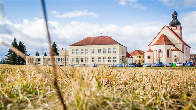 Na pozemku v lokalitě Farská louka v Rudolfově má vyrůst nákupní centrum, nová radnice, lékařský dům i park s labyrintem.
