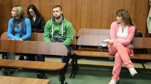 Lenka Gošlerová a David Jurák si odsedí dva roky, Monice Kučerové soud určil tři roky s pětiletou podmínkou a po tuto dobu nesmí užívat návykové látky. (10. února 2020)