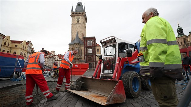 Zahájení prací na stavbě Mariánského sloupu na Staroměstském náměstí. (17. února 2020)