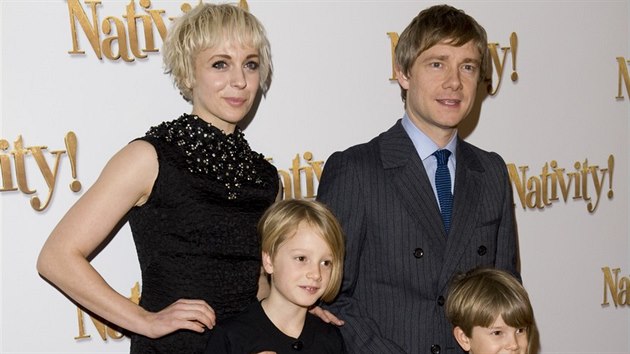 Martin Freeman, Amanda Abbingtonov a jejich dti Grace a Joe (Londn, 25. jna 2009)