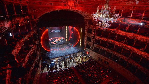 Ferrari pedstavilo svj monopost SF1000 v mstskm divadle v Reggiu Emilia.