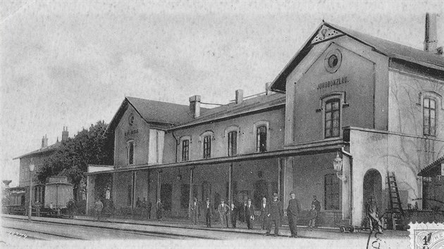 Původní nádraží Mladá Boleslav na dobové pohlednici ze začátku 20. století