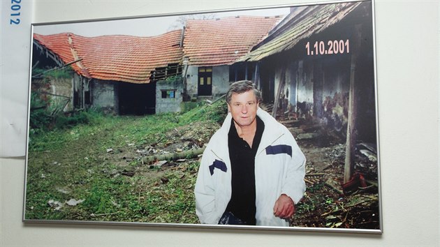 Před devatenácti lety se zpěvák Vladimír „Laďa“ Kerndl rozhodl na Blanensku opravit totálně rozpadlý starý statek.