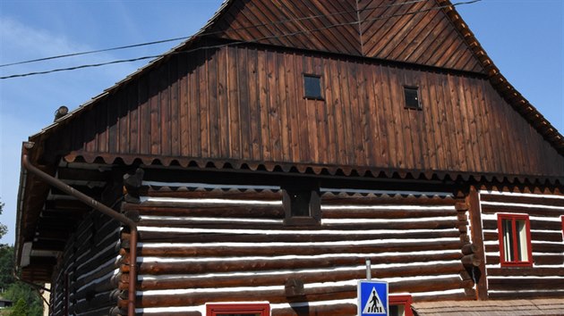 Dům čp. 92 v Úpici, nazývaný Dřevěnka, je jedním z nejstarších a největších českých maloměstských dřevěných domů, který se navíc dochoval v relativní úplnosti a autentičnosti z doby výstavby.