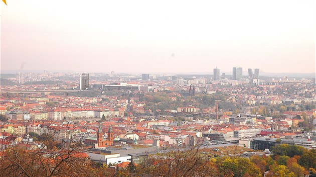 ermsk, Praha 6 - Bevnov Z balkonu je jedinen vhled na Prahu. 