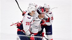 Lars Eller (20), Nick Jens, Jakub Vrána (13) a Michal Kempný se radují z gólu.