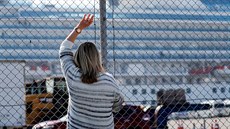 Výletní lo� Diamond Princess je v jokohamském p�ístavu do 19. února v...