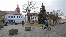 Studie promny Bechyova námstí, kterou ukazuje starosta Pibyslavi Martin Kamarád, zstane pouze záloní variantou. Zastupitelé chtjí, aby podoba námstí vzela z architektonické soute.