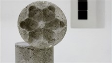 Betonová plastika nazvaná Atomos z roku 2010.