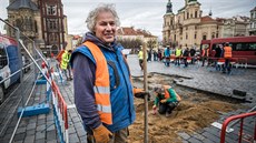 Akademický socha Petr Váa zaal vykopávat základy Mariánského sloupu, na...