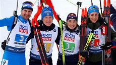 Dominik Windisch, Lukas Hofer, Dorothea Wiererová a Lisa Vittozziová (zleva) z...