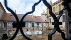 Bývalý benediktinský kláter v Kladrubech na Tachovsku prochází postupnými...