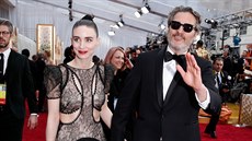 Rooney Mara a Joaquin Phoenix na Oscarech (Los Angeles, 9. února 2020)
