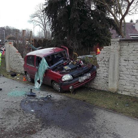 Nehoda mezi automobilem a vlakem ve Velké Bystici si natstí nevyádala obti...