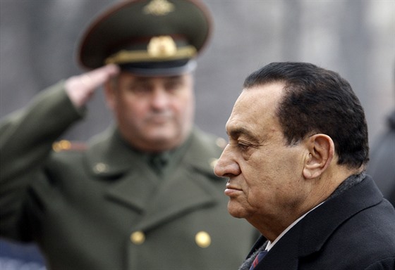 Zemel bývalý egyptský prezident Husní Mubarak.