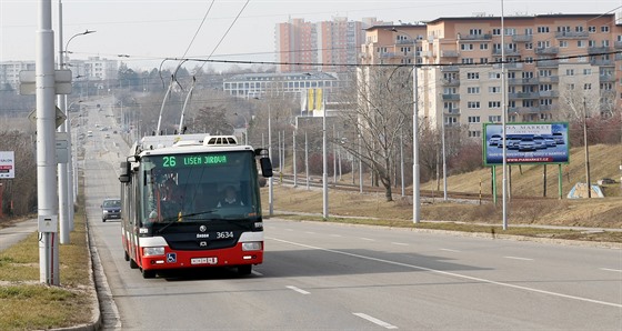 Po této silnici v Líni trolejbusy dva roky nepojedou. Skoní u v Husovicích.