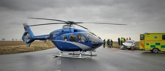 Řidička na Lounsku nedala přednost na křižovatce, po střetu zemřela