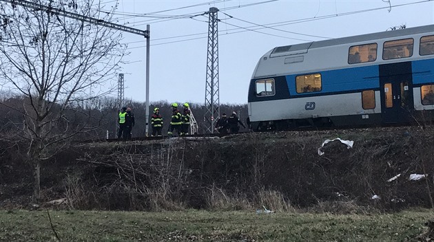 Vlak srazil a usmrtil u vítkovských tunelů muže. Nehoda přerušila provoz vlaků