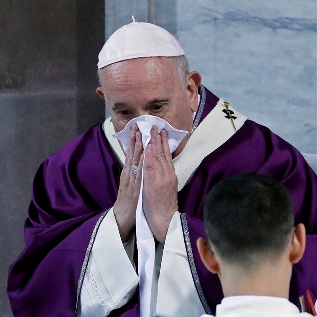 Papež František je v nemocnici. Zůstane tam několik dní, oznámil Vatikán